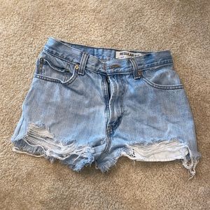 Levi jean shorts 503 size 25 - distressed